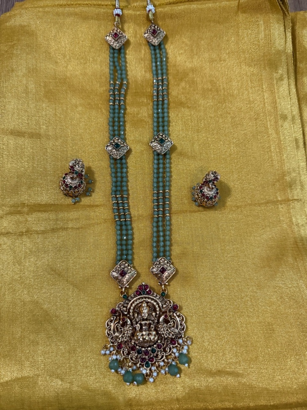 Indian jewelry set
